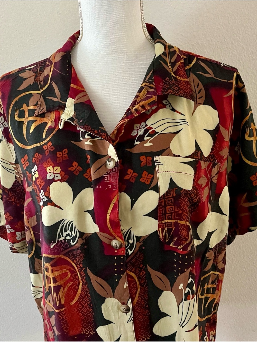Women's Short Sleeve Floral Button-Up Top in Burgundy and Cream - Picture 2 of 8
